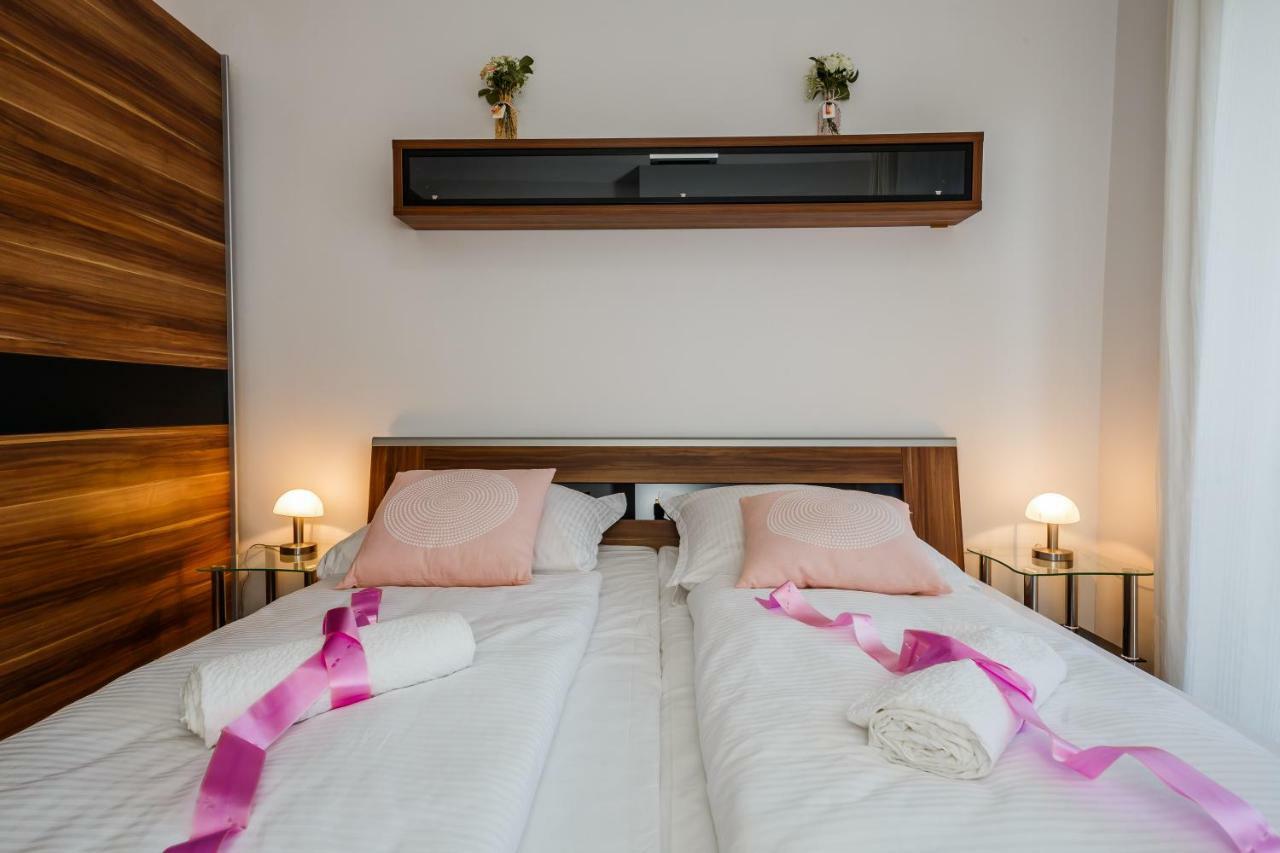 Apartman Lucija Kastela Bagian luar foto