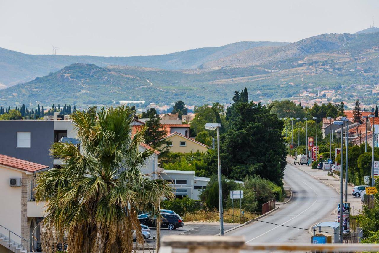 Apartman Lucija Kastela Bagian luar foto