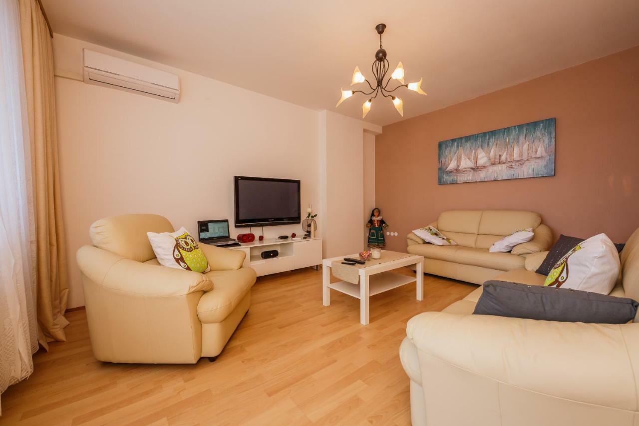 Apartman Lucija Kastela Bagian luar foto