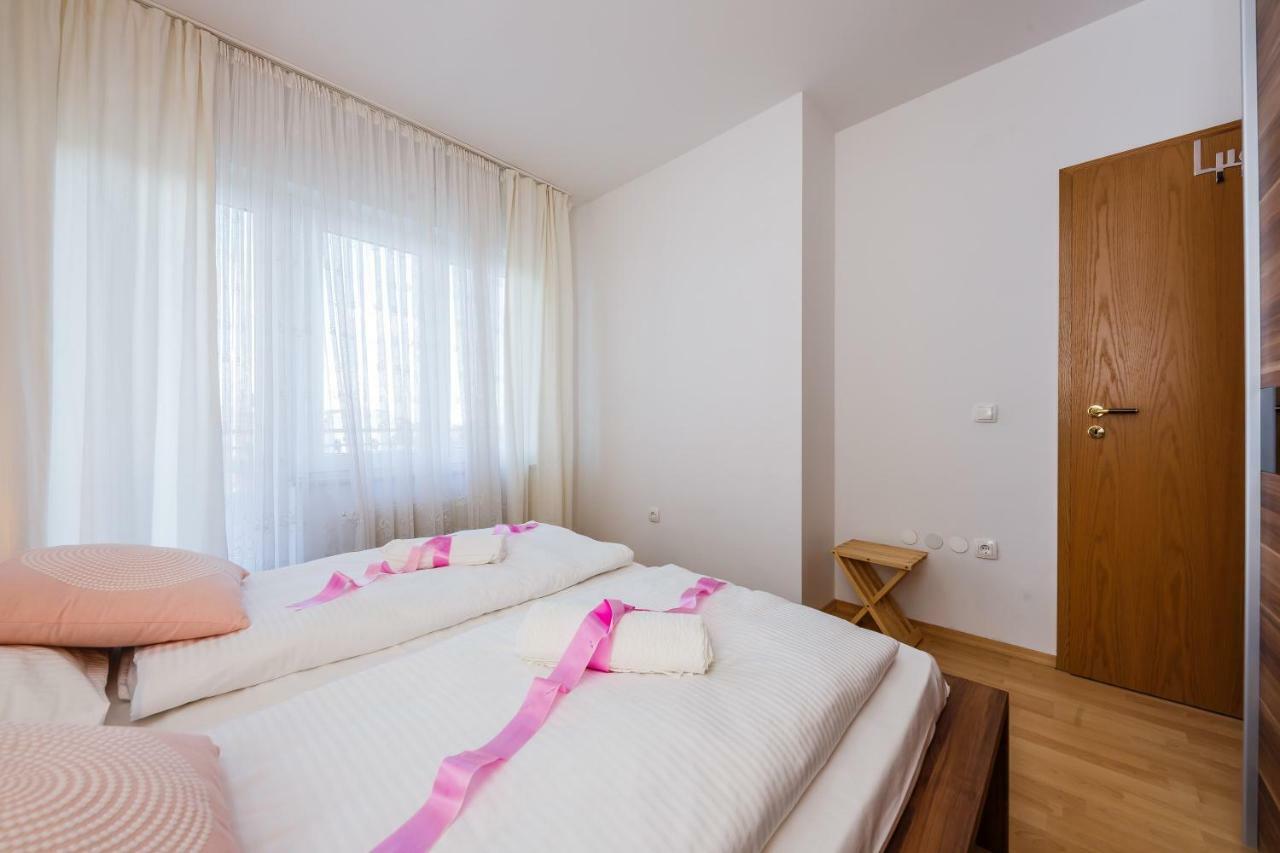 Apartman Lucija Kastela Bagian luar foto