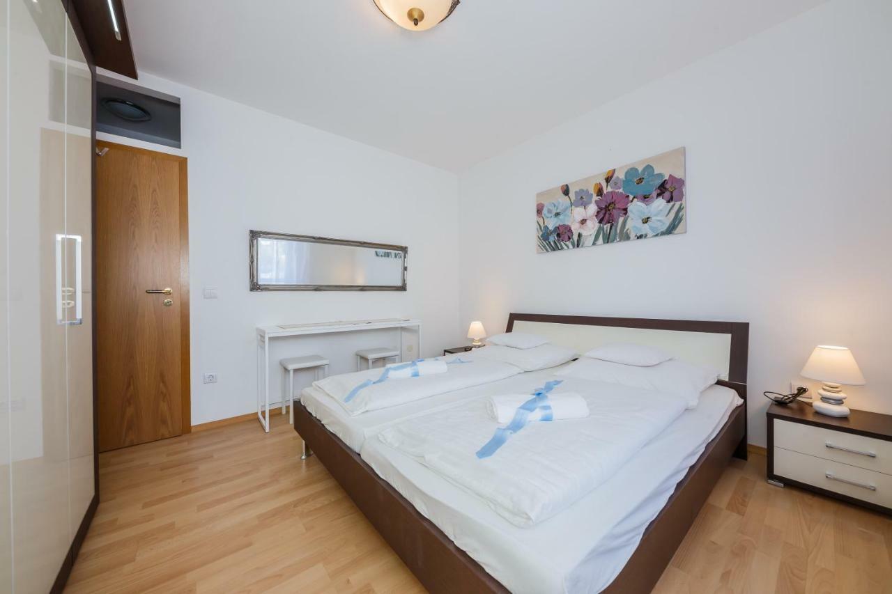 Apartman Lucija Kastela Bagian luar foto