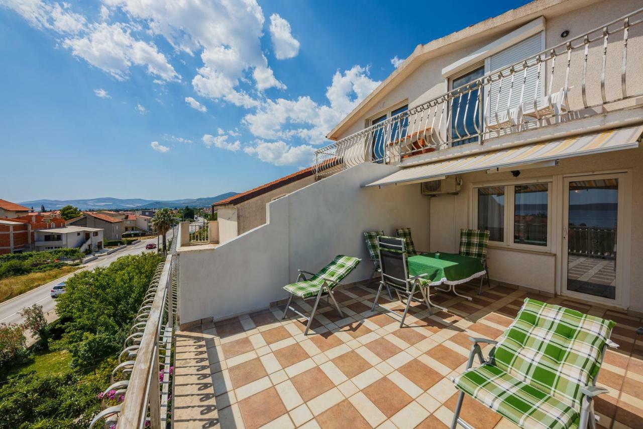 Apartman Lucija Kastela Bagian luar foto