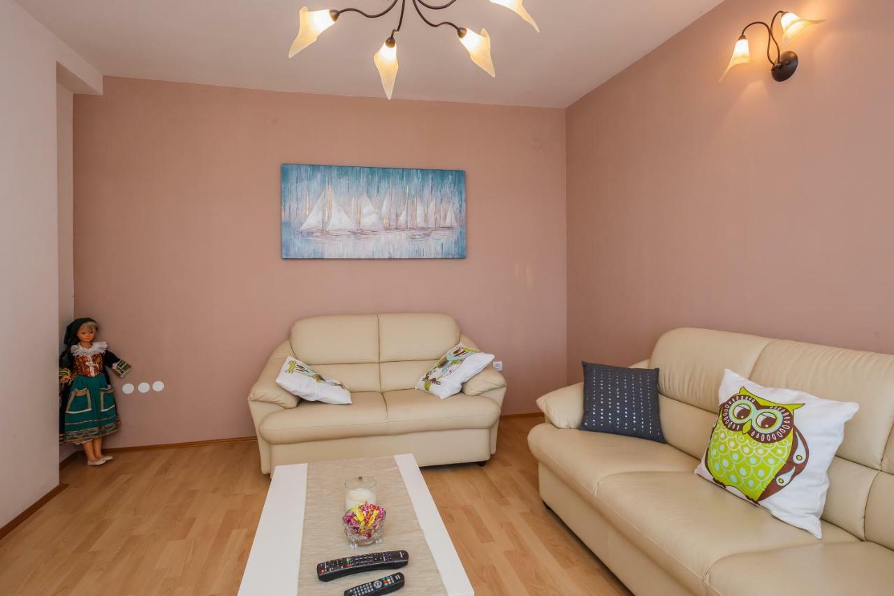 Apartman Lucija Kastela Bagian luar foto